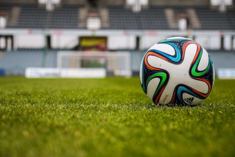 grass-structure-sport-game-green-soccer-1089676-pxhere